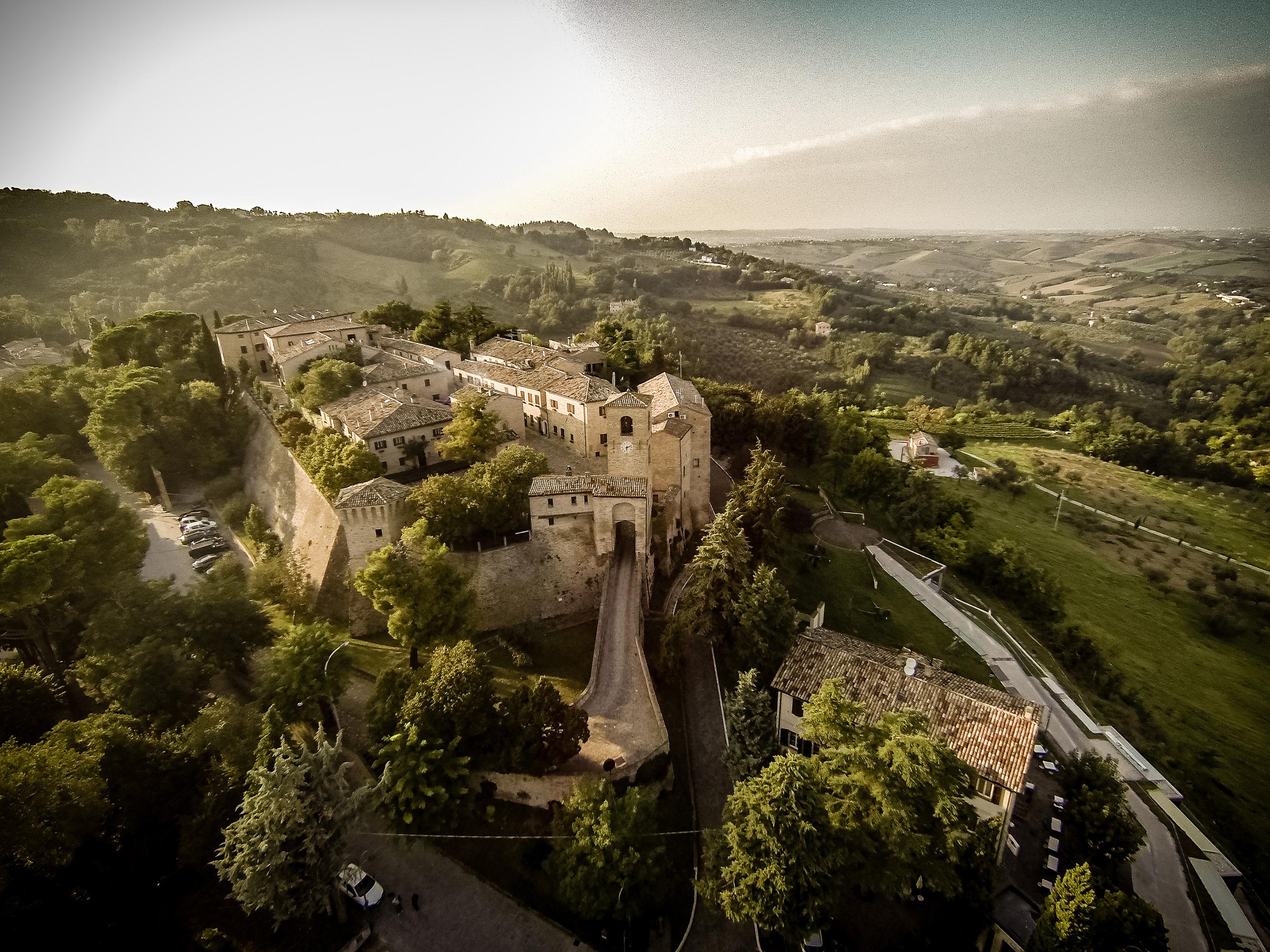 Castello Di Montegridolfo Spa Resort Exteriör bild