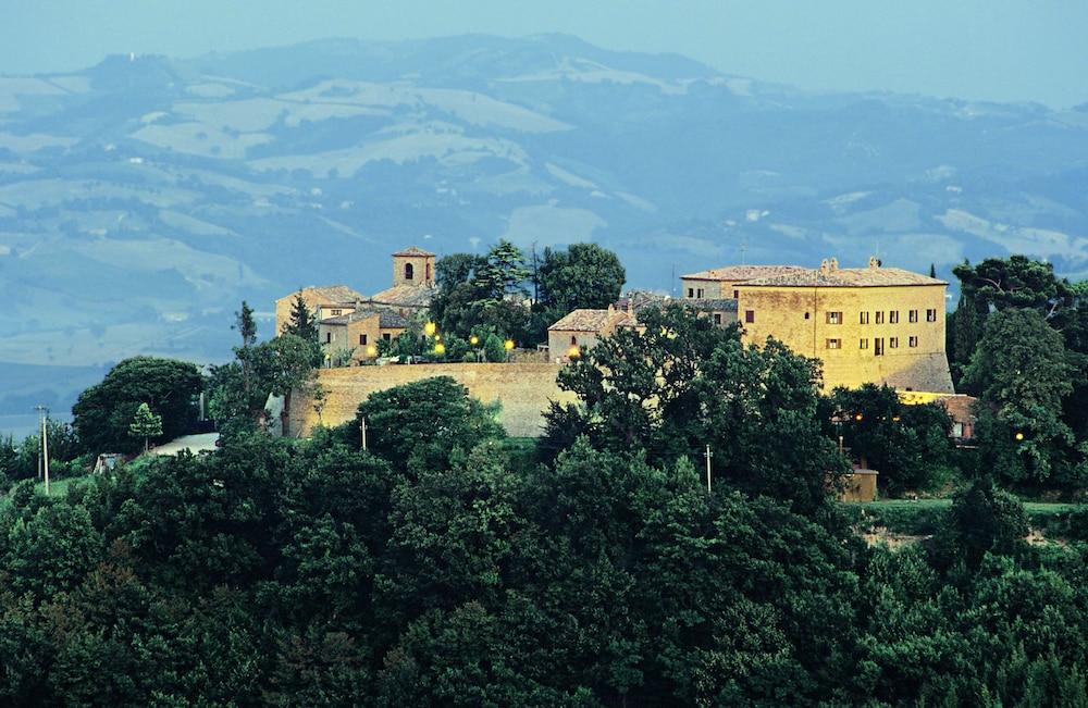 Castello Di Montegridolfo Spa Resort Exteriör bild